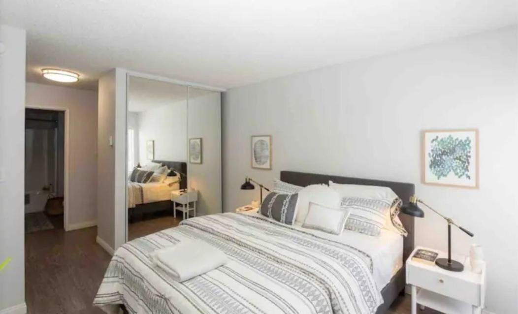 Hollywood Studio With Pool And Balcony Los Angeles